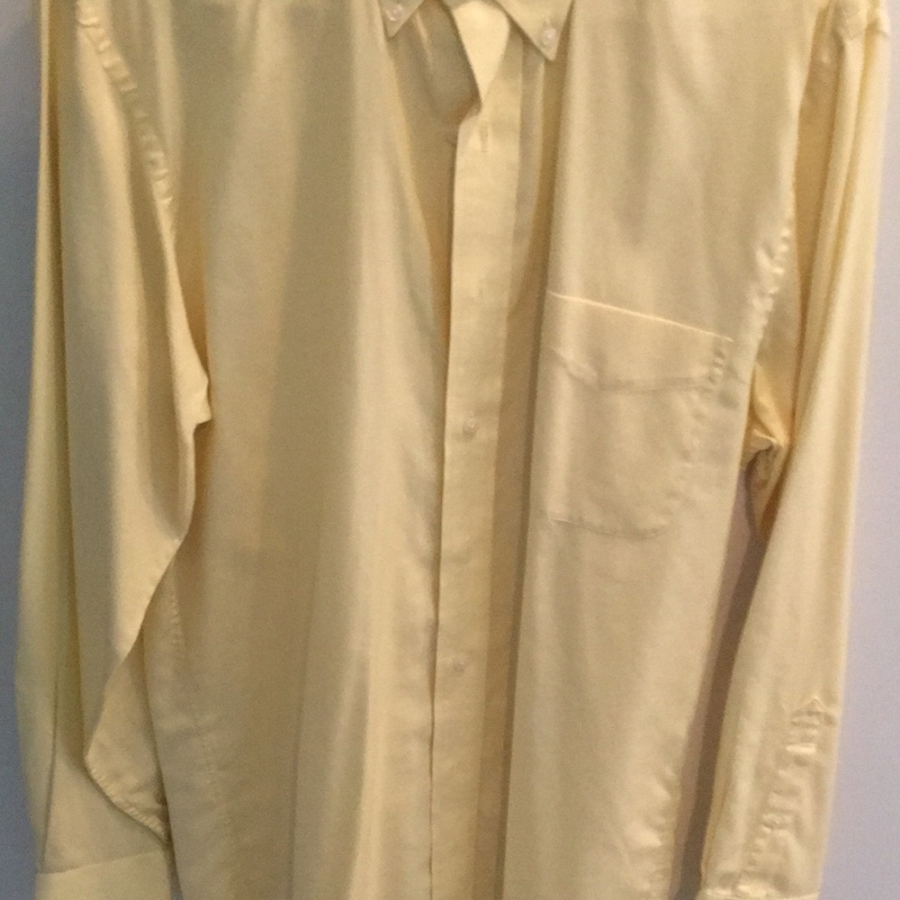 Medium Tailored Fit Jos A Bank yellow dress shirt
